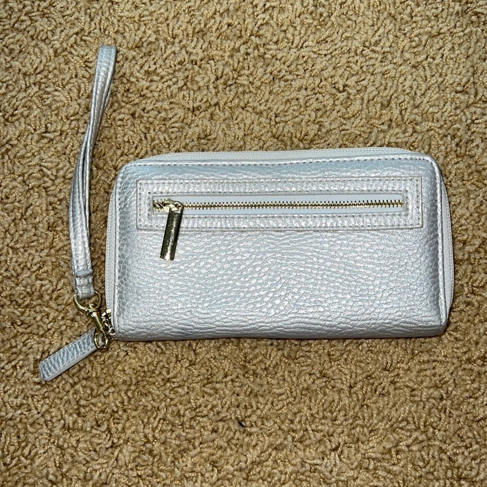 Cute silver & white wallet/wristlet!!!